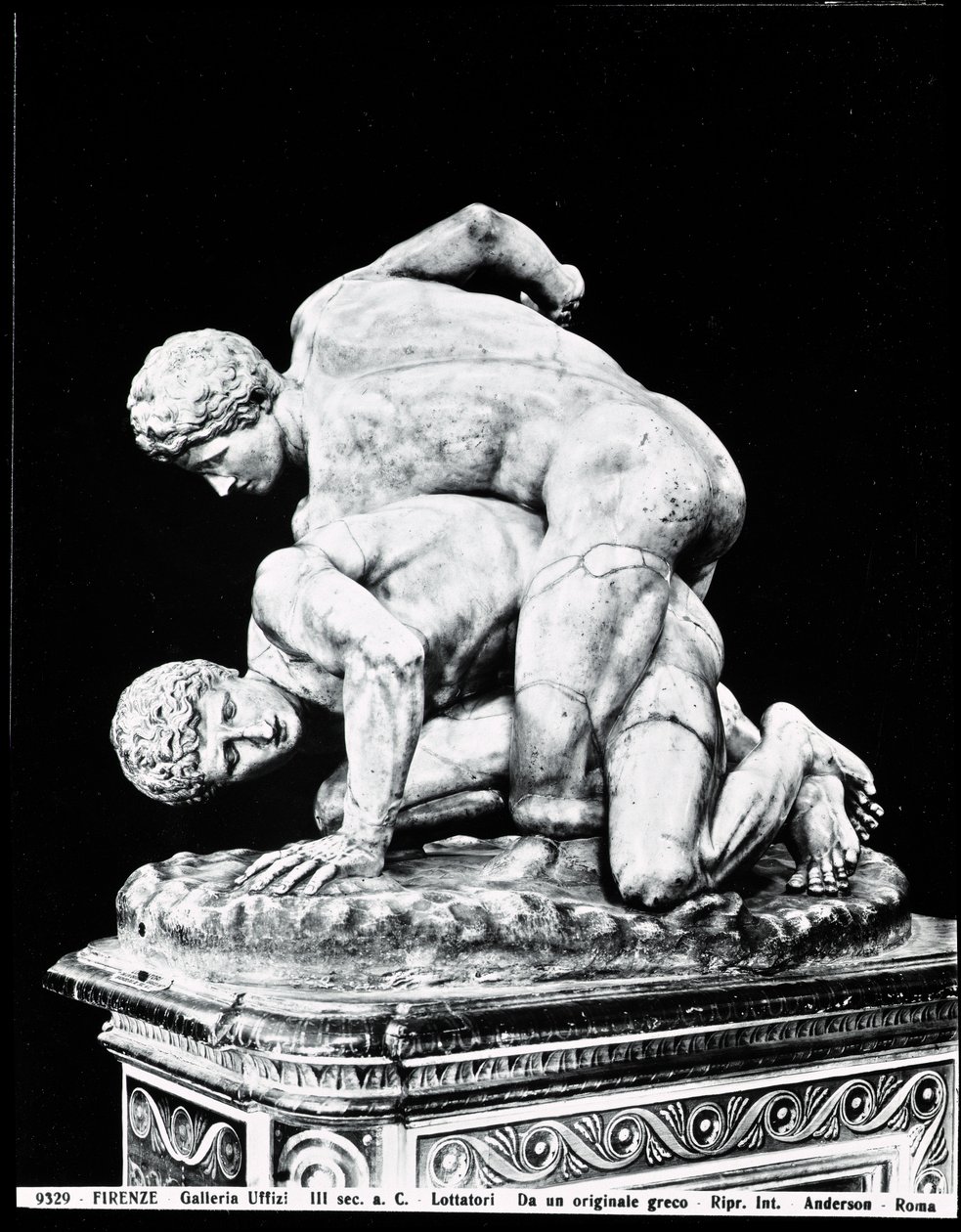 Güreşçiler, MÖ 3. yüzyıla ait bir Yunan orijinalinden sonra (mermer) (s/b fotoğraf) (ayrıca bkz. 31428) by Roman Roman