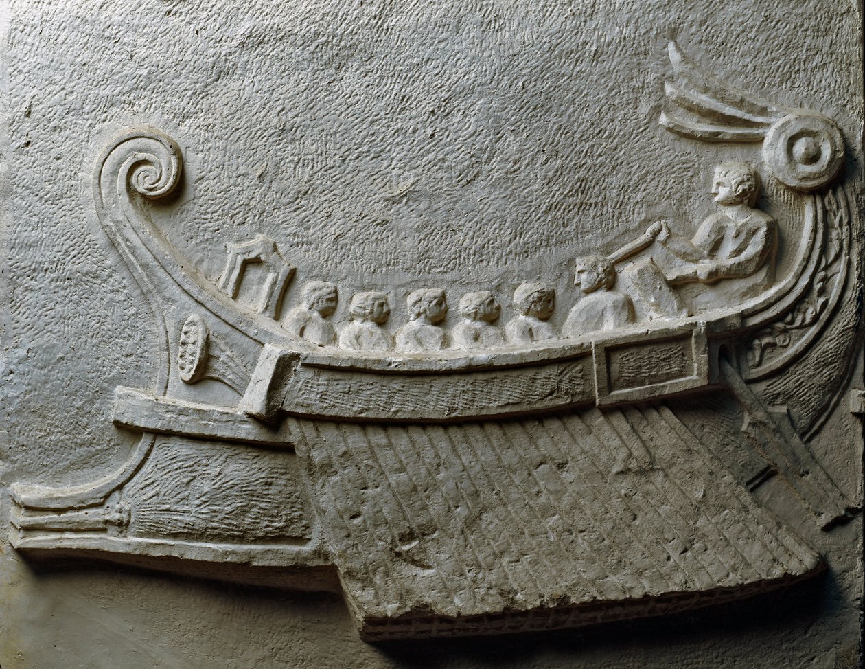 Silahlı askerleri taşıyan Trireme (Alçak kabartma) by Roman Roman