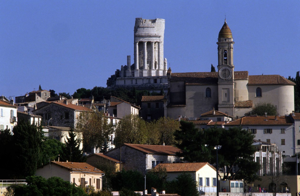 Alpler veya Augustus Kupası, Roma anıtı, Turbie, Menton. by Roman Roman