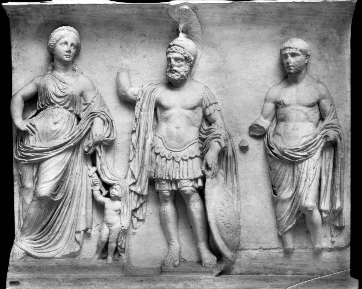 Venüs, Mars ve Divus Julius (mermer) (s/b fotoğraf) by Roman Roman