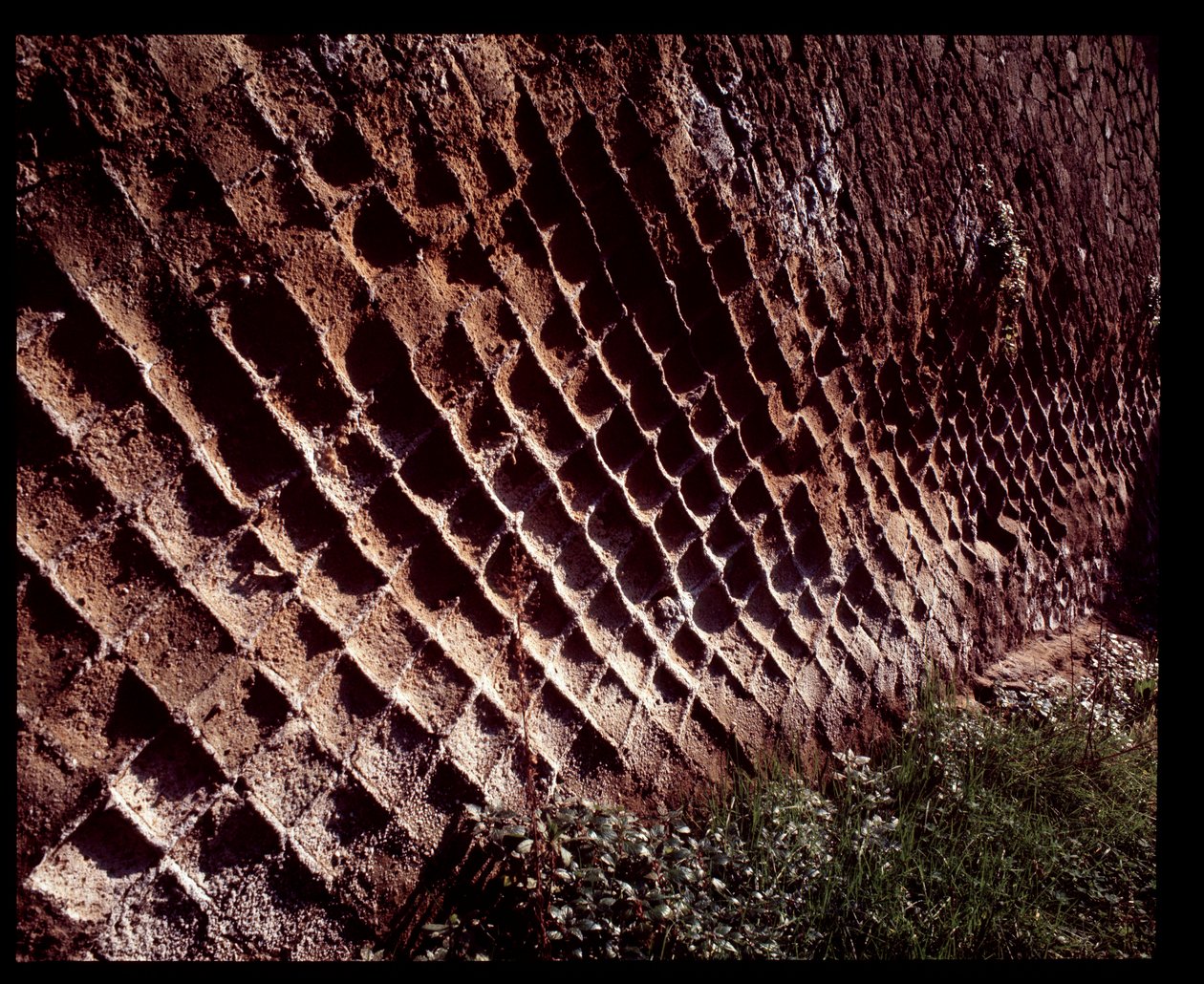 Opus reticulatum yapım tekniği ile inşa edilen duvarların görünümü, MÖ 5. yy - MS 1. yy by Roman Roman