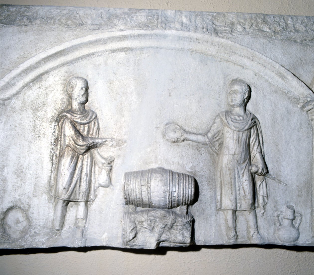 Roma döneminde şarap tüccarı işareti. Ostia Müzesi (Ostia) by Roman Roman