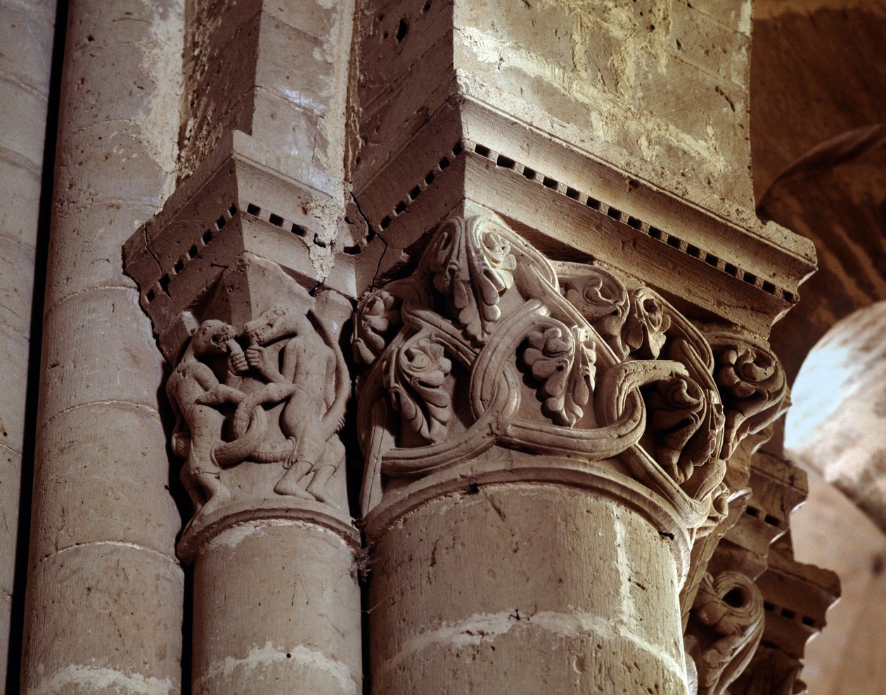 Nefin oyulmuş başkenti by Romanesque