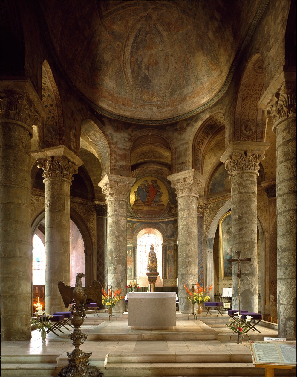 Romanesk sanat: Notre Dame (Notre-Dame) la Grand, Poitiers (Viyana) kilisesinin iç görünümü by Romanesque