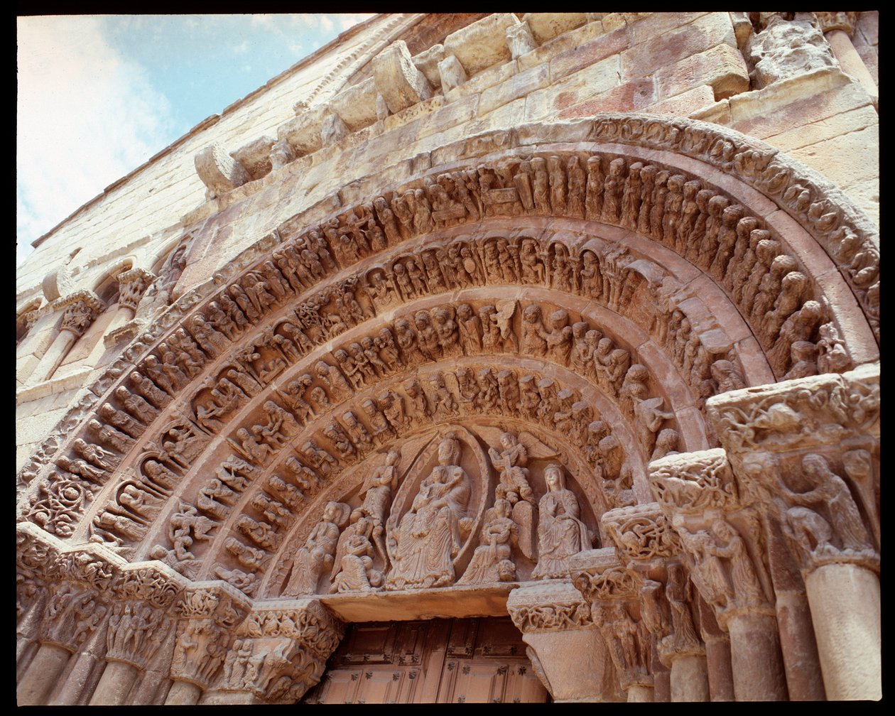 Romanesk sanat: Saint Dominika kilisesinin kulak zarı (Iglesia de Santo Domingo, St Dominic kilisesi kulak zarı) 12. yüzyıl Soria, İspanya by Romanesque