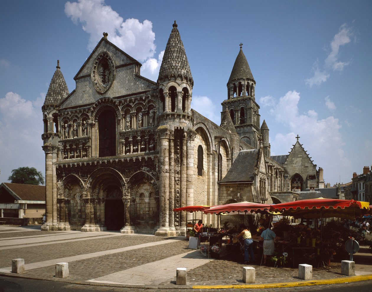 Romanesk sanat: Notre Dame la Grande