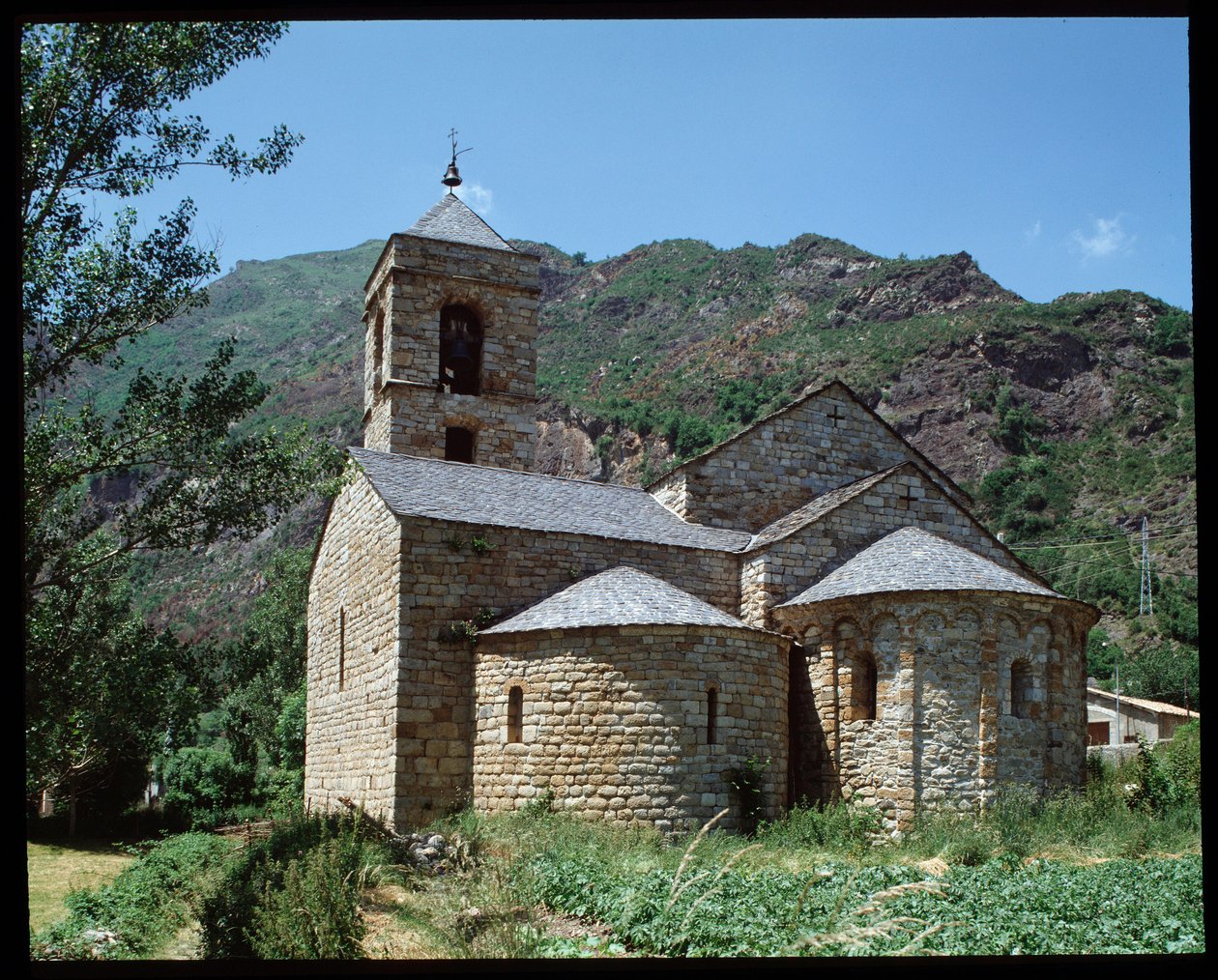 Aziz feliu kilisesinin görünümü (fotoğraf) by Romanesque