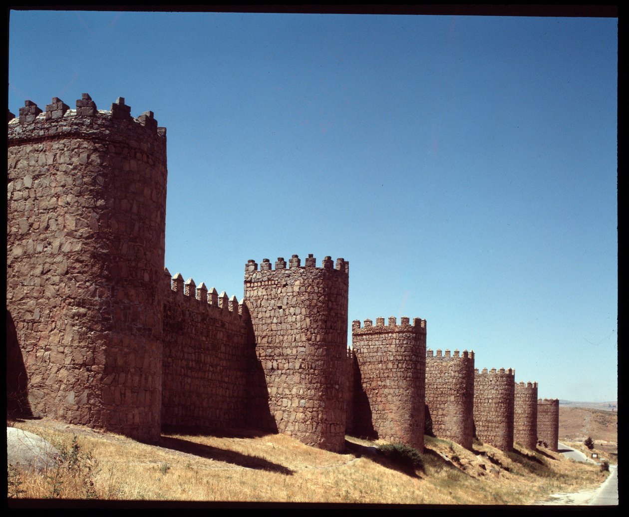 Avila, İspanya duvarlarının görünümü (Avila, İspanya duvarlarının görünümü) by Romanesque