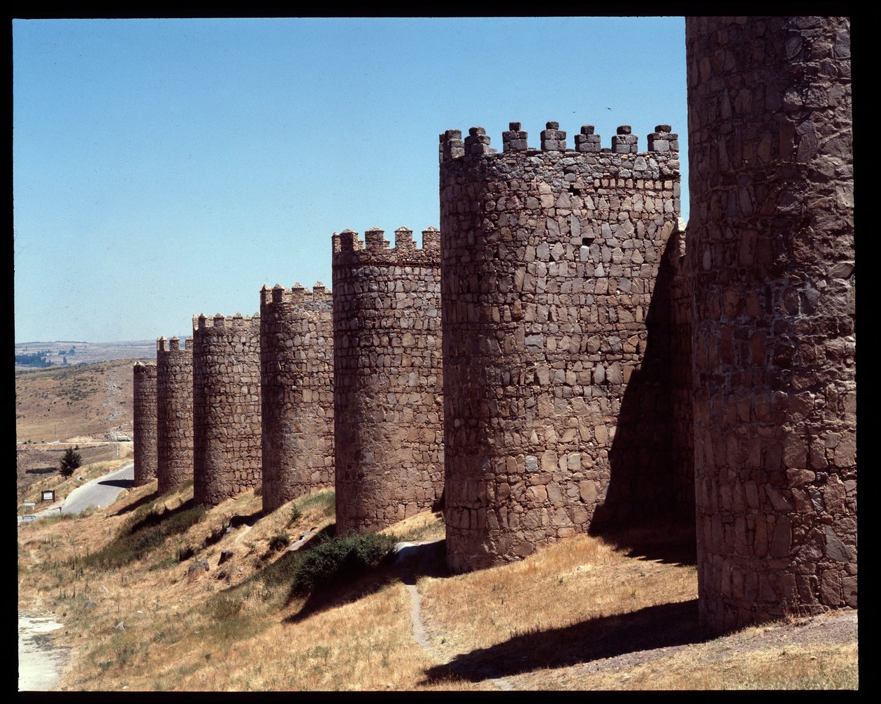 Avila, İspanya duvarlarının görünümü (Avila, İspanya duvarlarının görünümü) by Romanesque