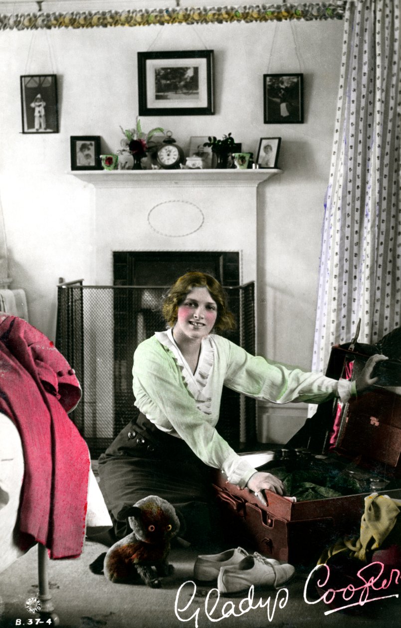 Gladys Cooper 1888-1971, İngiliz aktris, 20. yüzyılın başlarında. by Rotary Photo