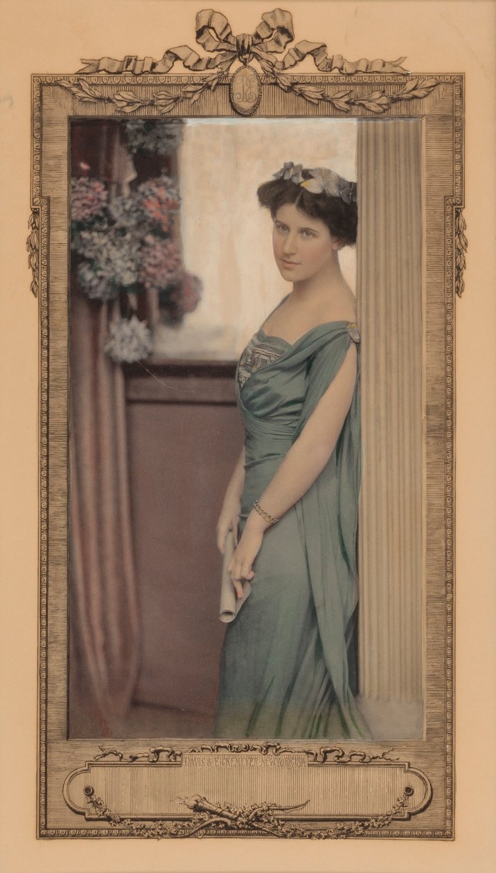 Mavi Abiye Elbiseli Kadın by Rudolf Eickemeyer