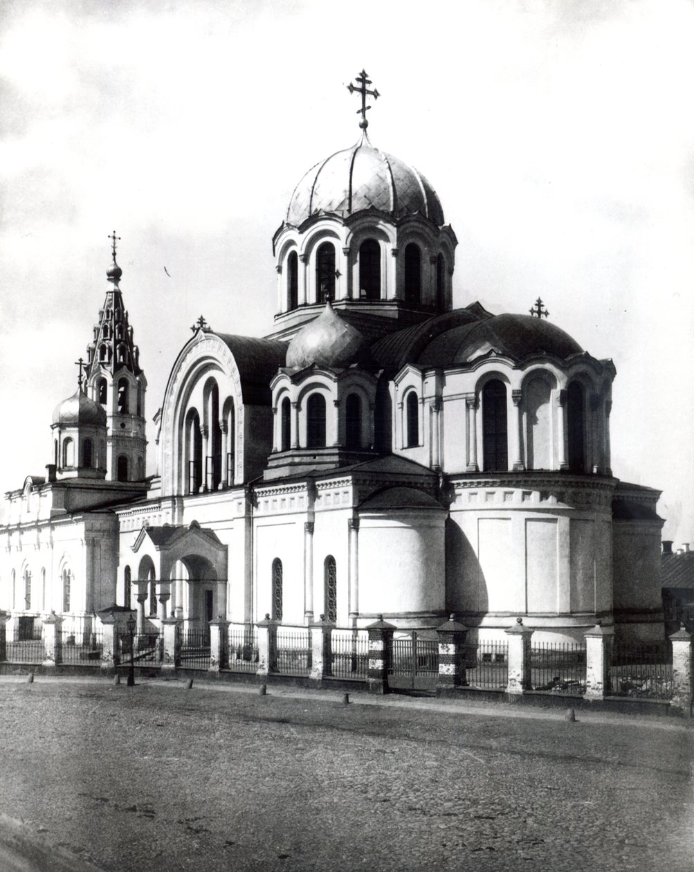Kazan Tanrısının Annesi Kilisesi, Moskova, 1881 by Russian Photographer