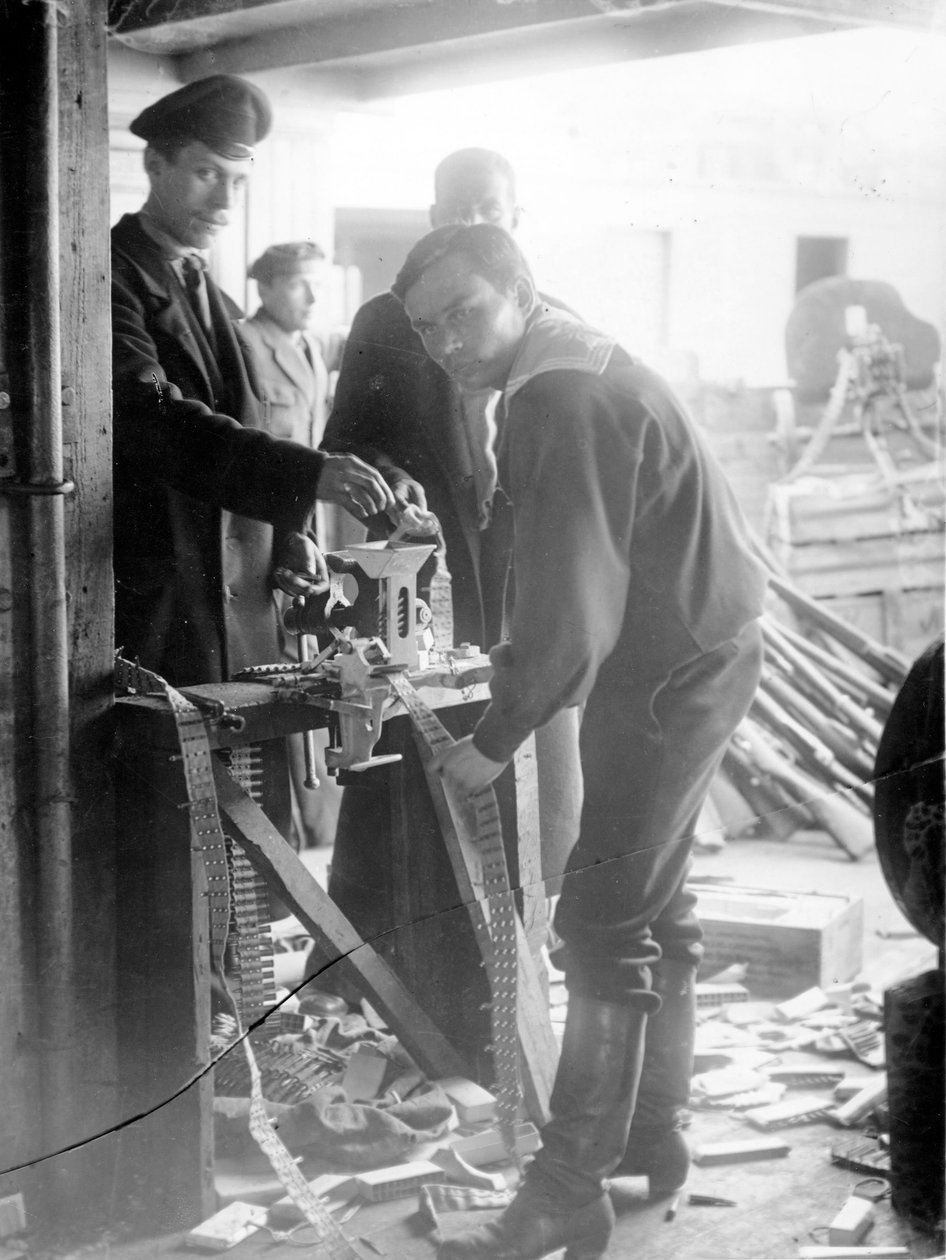 Mühimmat fabrikası, St Petersburg, 1917 by Russian Photographer