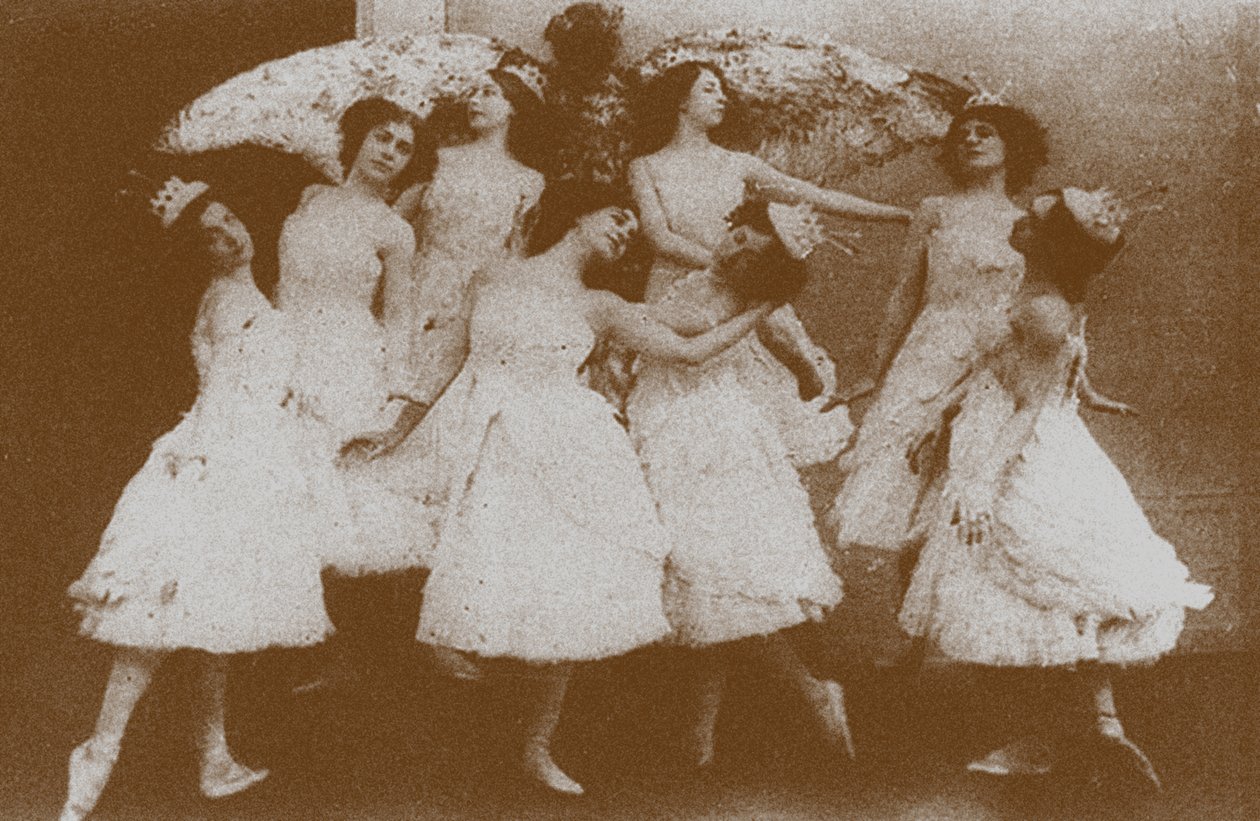 Olga Preobrajenskaya, Kuğulu Odette rolünde, 1895 by Russian Photographer