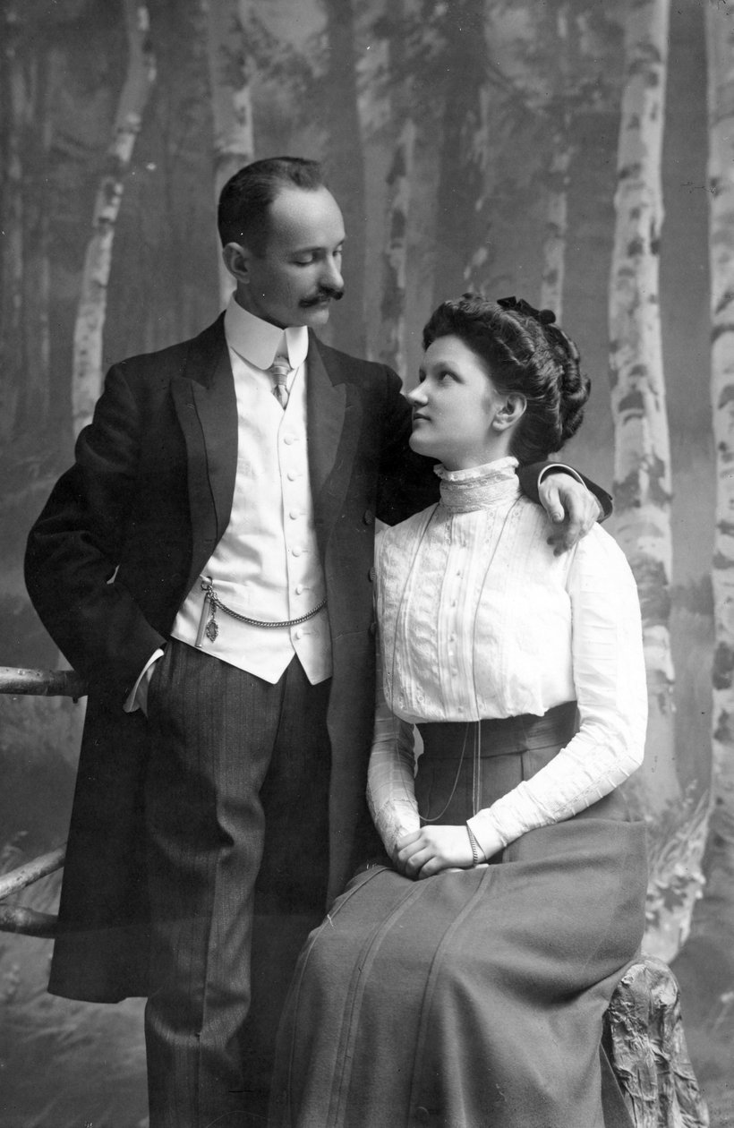 Pavel Zhukov, 19. yüzyılın sonlarında eşi Anna ile birlikte by Russian Photographer