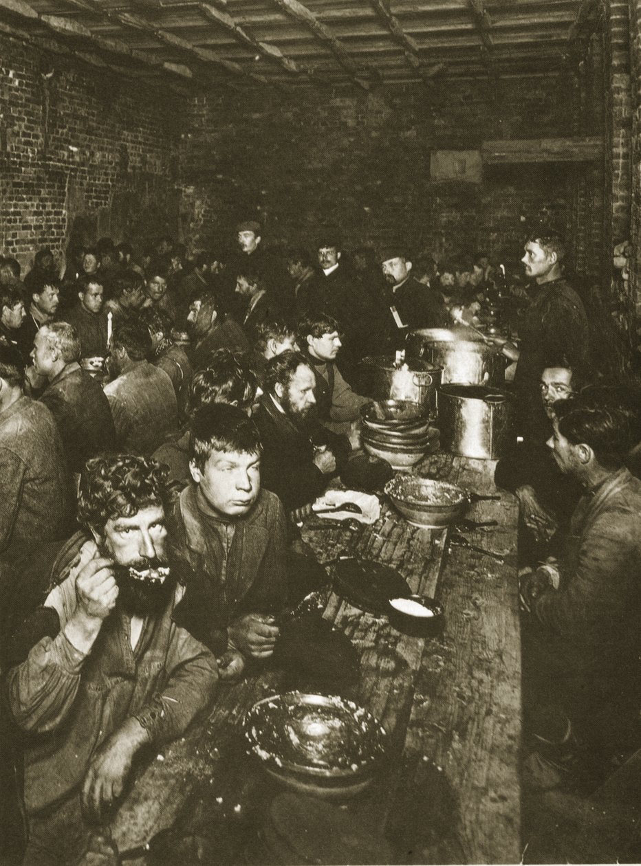 Rus el işçileri, 19. yüzyıl sonu (sepya fotoğraf) by Russian Photographer
