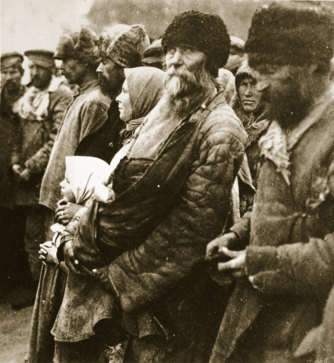 İç Savaş sonrası: Ölüleri gömecek yer yok (sepya fotoğrafı) by Russian Photographer
