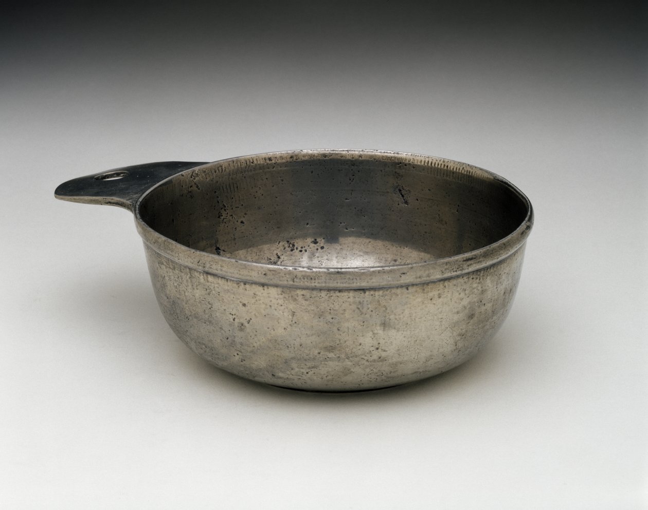 Porringer, c. 1775-1825 (kalay) by Samuel (attr.to) Pennock