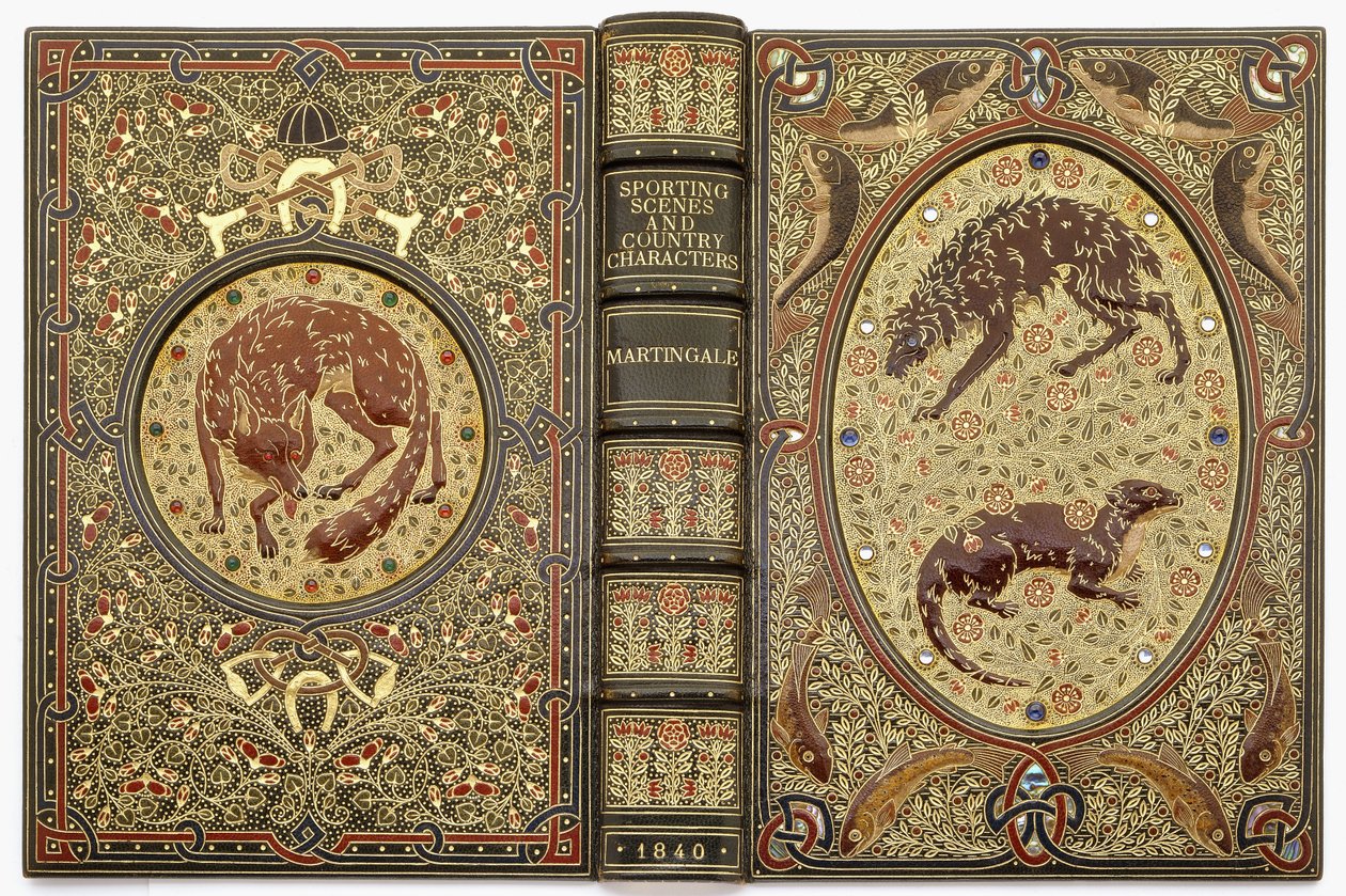 Birkaç hayvanı betimleyen, taşlarla süslenmiş mücevherli bir süs by Sangorski and Sutcliffe