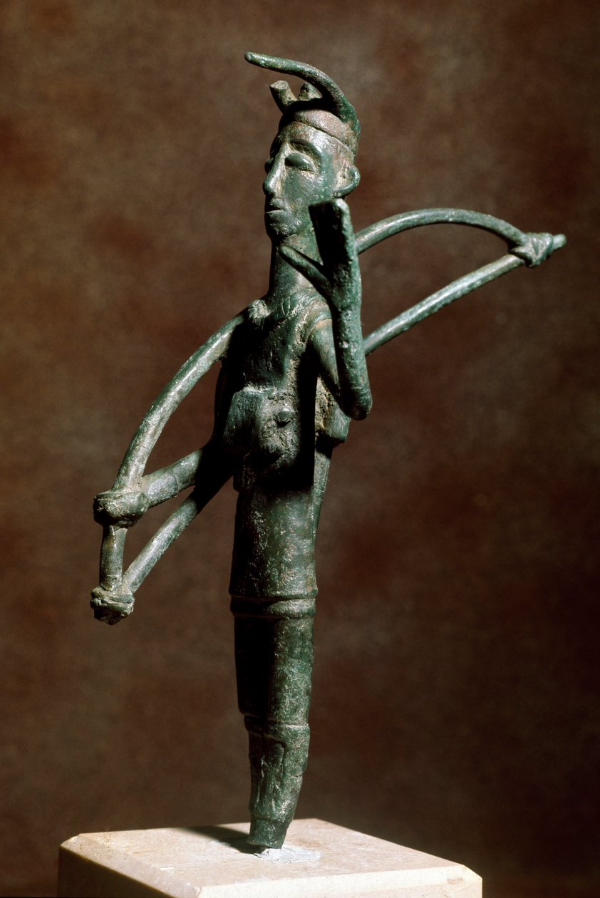 Nuragic kültürü (nuraghi) Sardunya: bronz okçu heykelciği. MÖ 8-7 yy. Cagliari, Ulusal Arkeoloji Müzesi, Sardinya, İtalya by Sardinia Nuragic Civilization