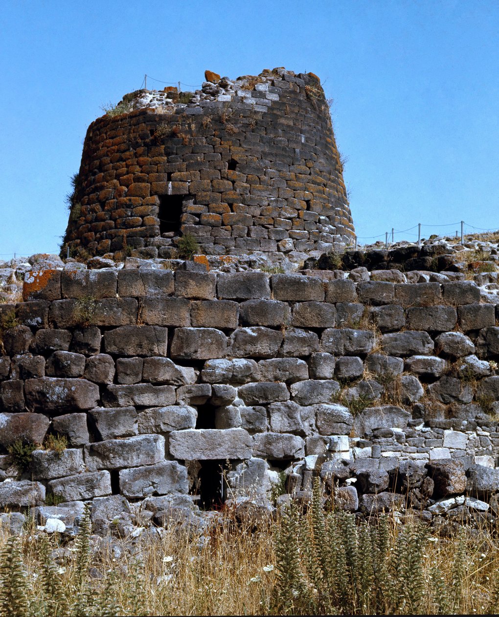 Nurajik kültür (nuraghi) Sardunyalı: Santu Ante