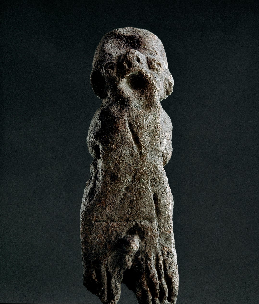 Nuragic kültürü (nuraghi) Sardunya: Abini tapınağından adak pişmiş toprak heykelciği. Prenurajik dönemden (MÖ 25.-18. yy) Eneolitik. Cagliari, Museo Nazionale Archeologico, Sardinya, İtalya by Sardinia Nuragic Civilization