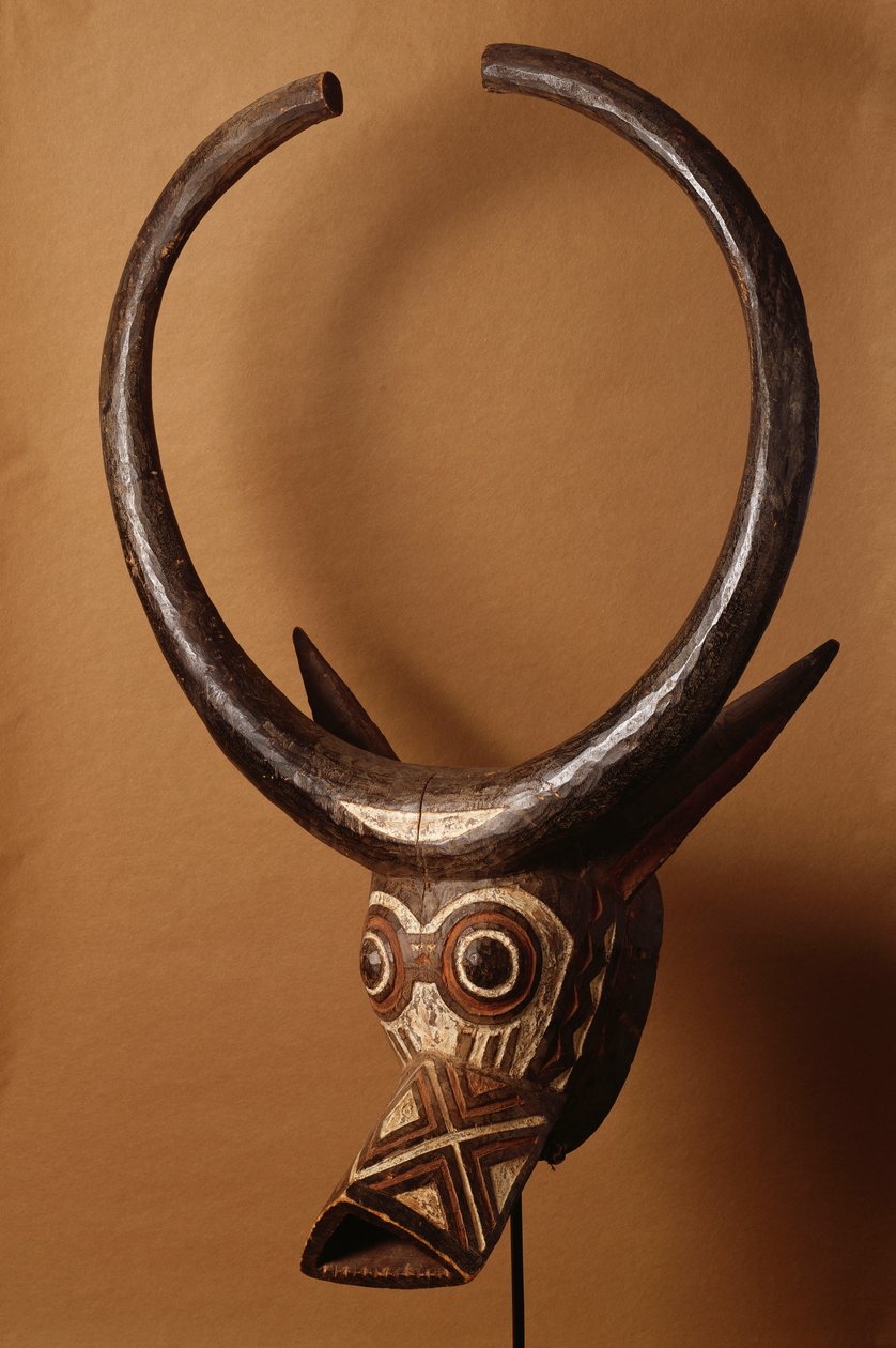 Bir Bwa çalı ineği maskesi by School African