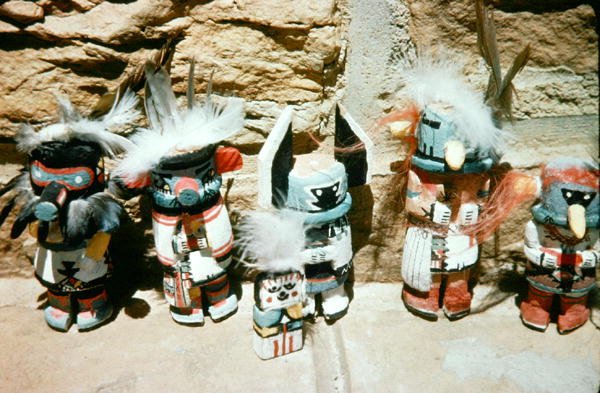Kachina Bebekleri (karışık teknik) by School American