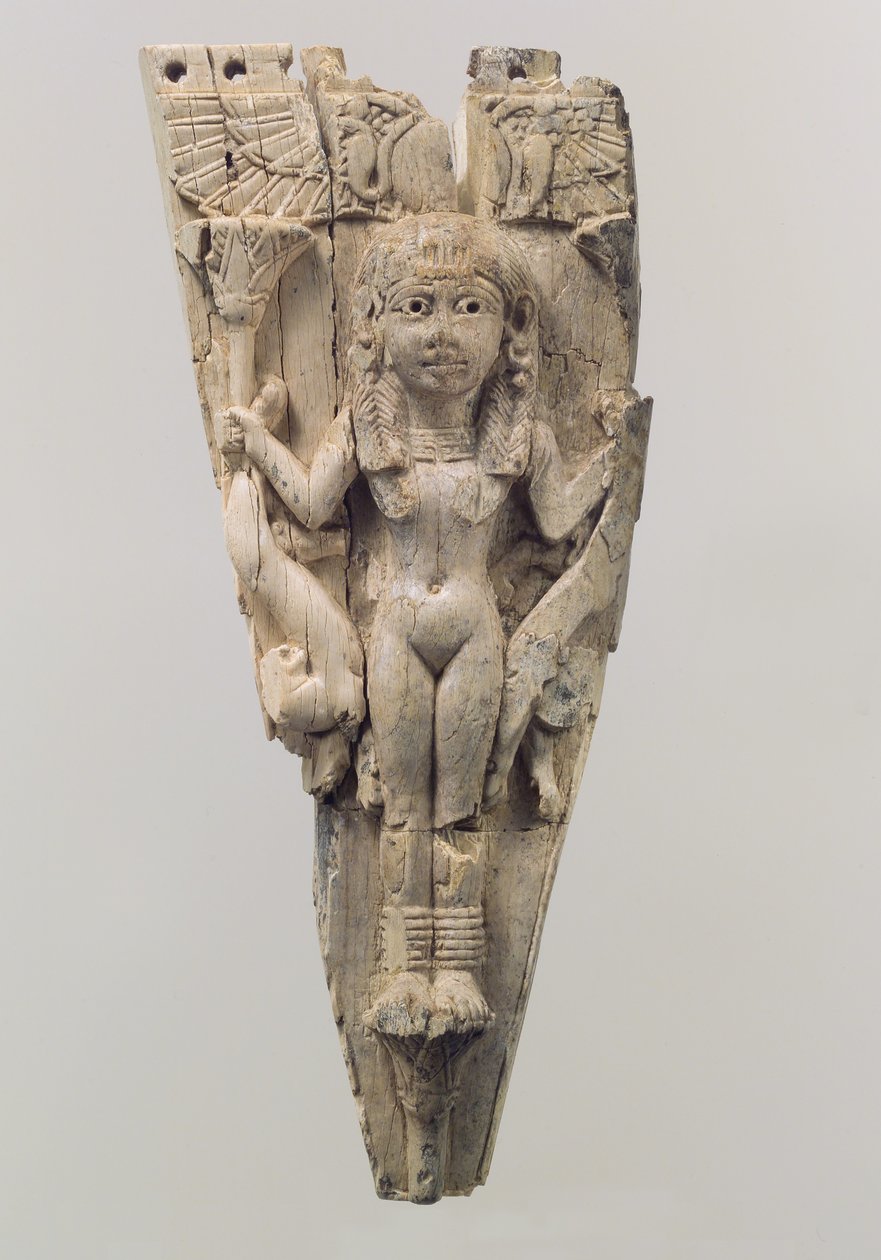 Aslanlarla çevrili bir kadın figürü ile kabartma olarak oyulmuş at alınlığı, MÖ 9.-8. yy (fildişi) by School Assyrian
