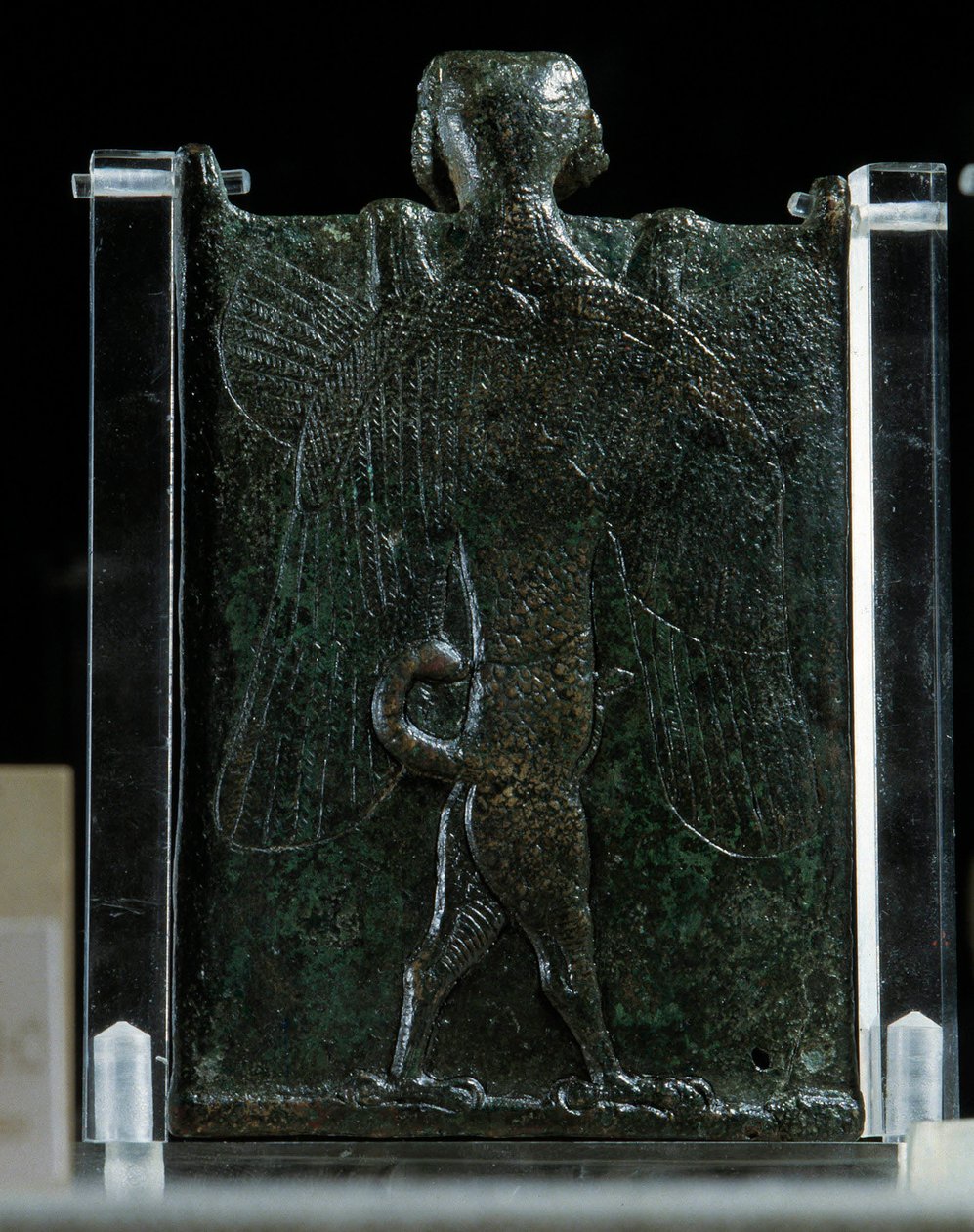 Doğu Sanatı, Asur (Mezopotamya): şeytan çıkarma ayini temsil eden kitapçık (bronz, sırt), Antik. Paris, Louvre Müzesi by School Assyrian