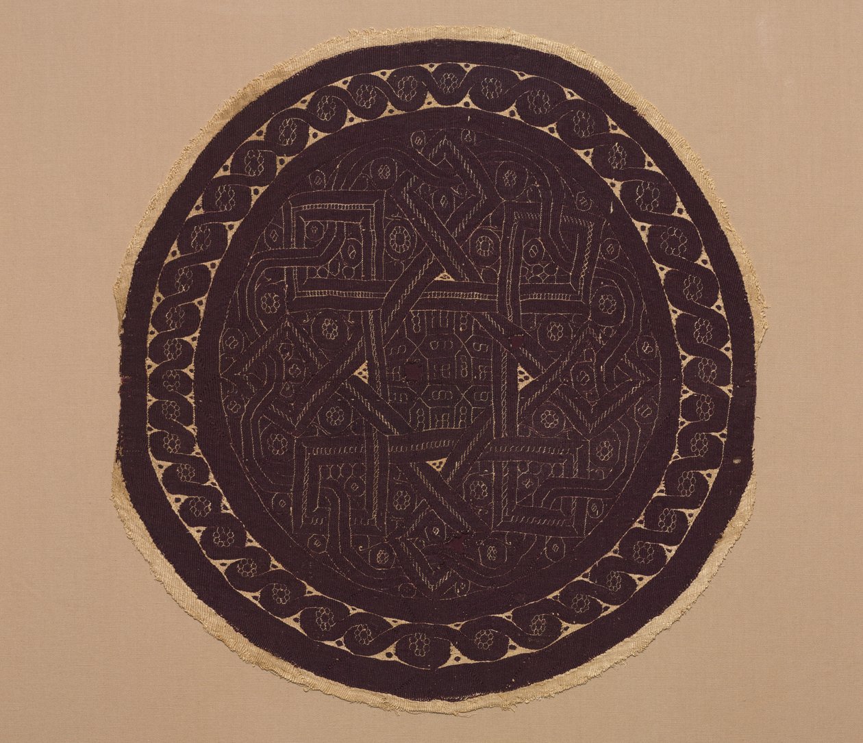 Perdeden Roundel, 300