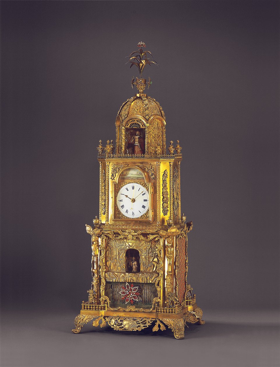 Çok nadir bir ormolu, yapıştırılmış müzikli otomat masa saati, muhtemelen Guangzhou, c.1790 by School Chinese