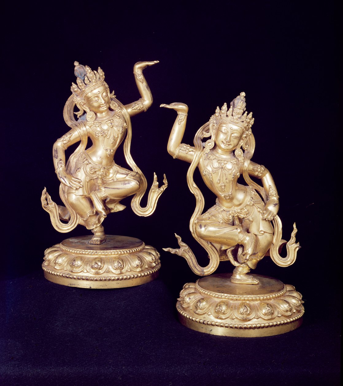Bodhisattva, bir çift Husante figürü by School Chinese
