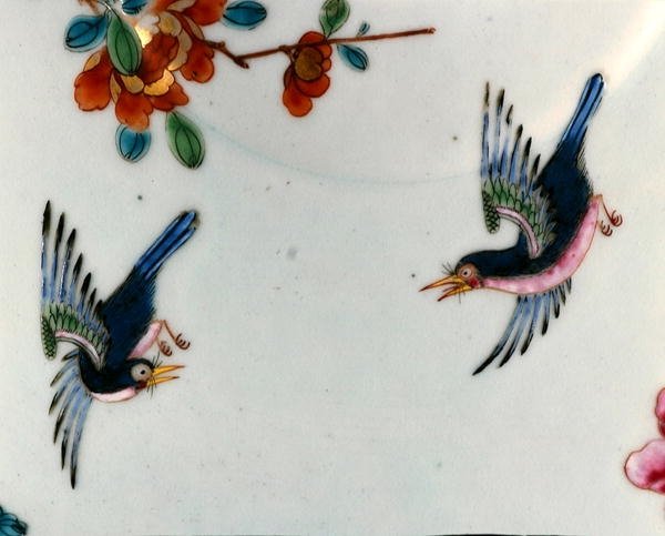 Rose Famille kaplı bir kaseden uçan iki kuşun detayı, Qianlong dönemi (1736-95) c.1745 (porselen) by School Chinese
