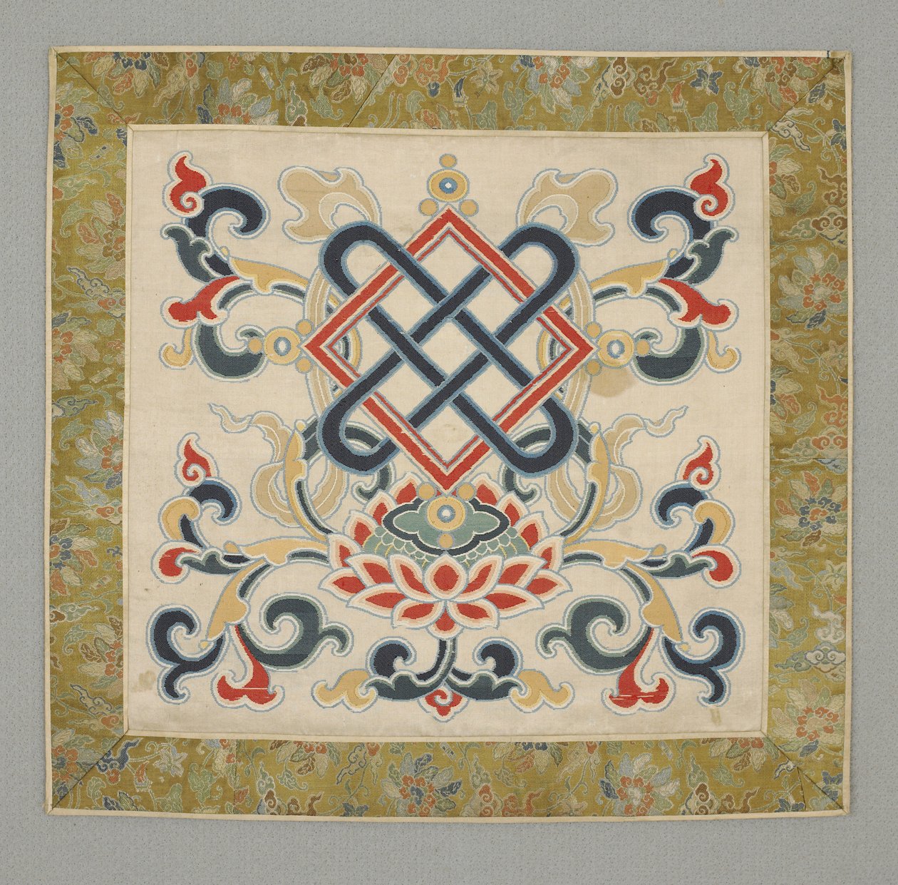 Sekiz Budist değerli şey, sonsuz düğüm, 17. yüzyıl (bileşik ve saten dokuma ipek) by School Chinese