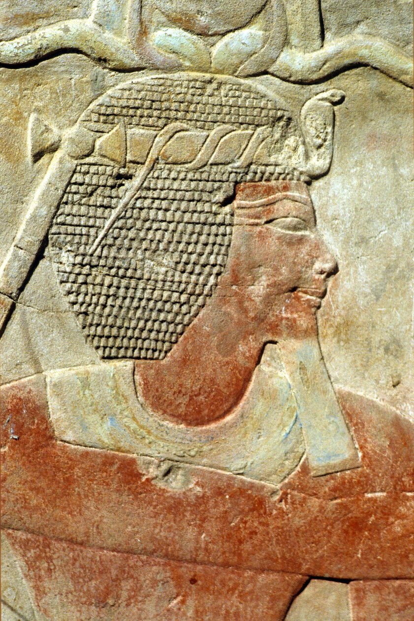 Antik Mısır, Duvar resmi/oyma, Atef tacı giyen bir Firavun, Karnak Tapınağı, Luksor (fotoğraf) by School Egyptian