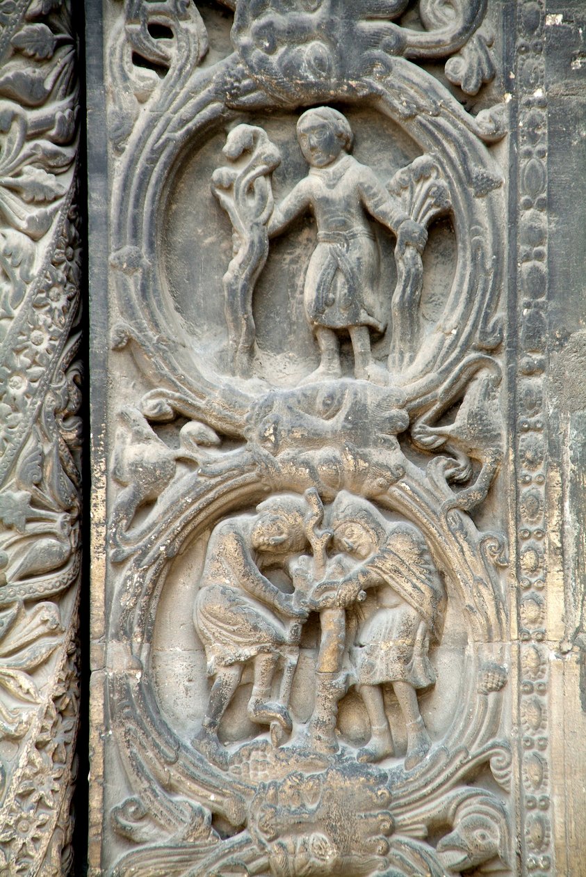Gotik Sanat: Tarlaların çalışmalarını temsil eden Saint Denis Bazilikası