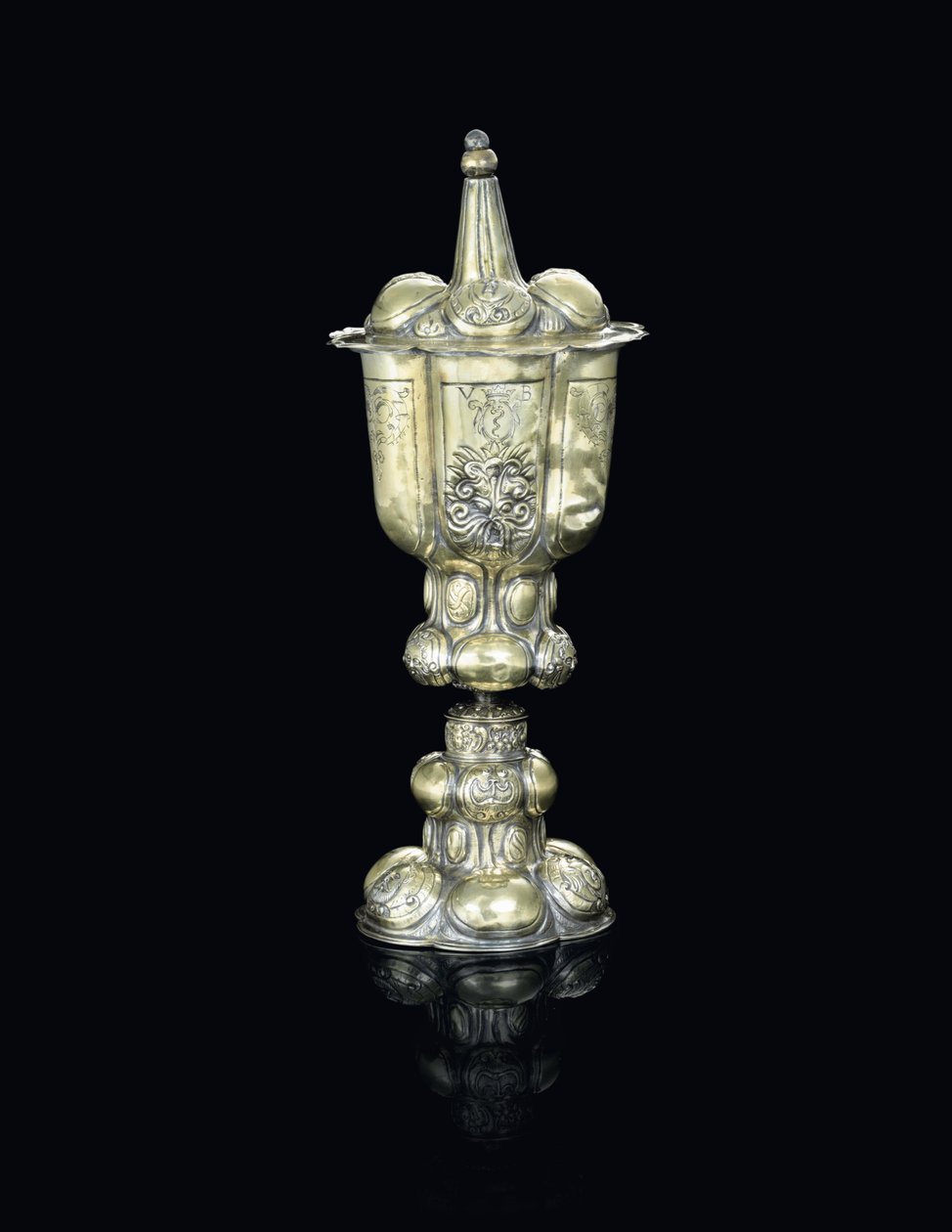 Kupa ve kapak, muhtemelen Transilvanya, 17. yüzyılın başları (gümüş yaldızlı) by School Hungarian