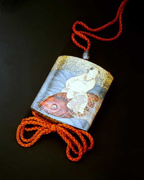 Inro, Edo Dönemi, 18. yüzyılın sonu - 19. yüzyılın başı (altın ve kaplumbağa kabuğu ile cila) by Japanese School