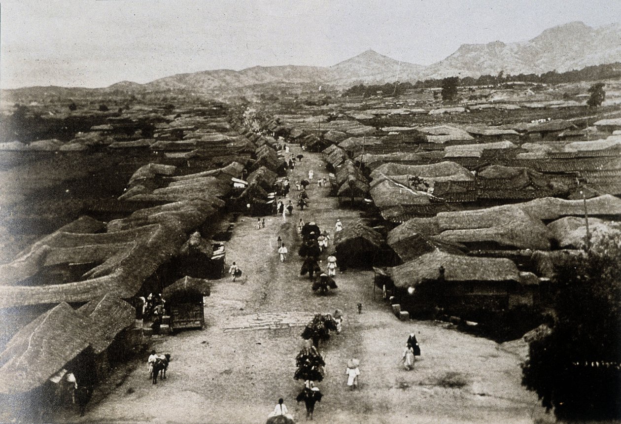 Kore'nin başkenti Seul'deki Chongro Bulvarı'nın görünümü by School Korean