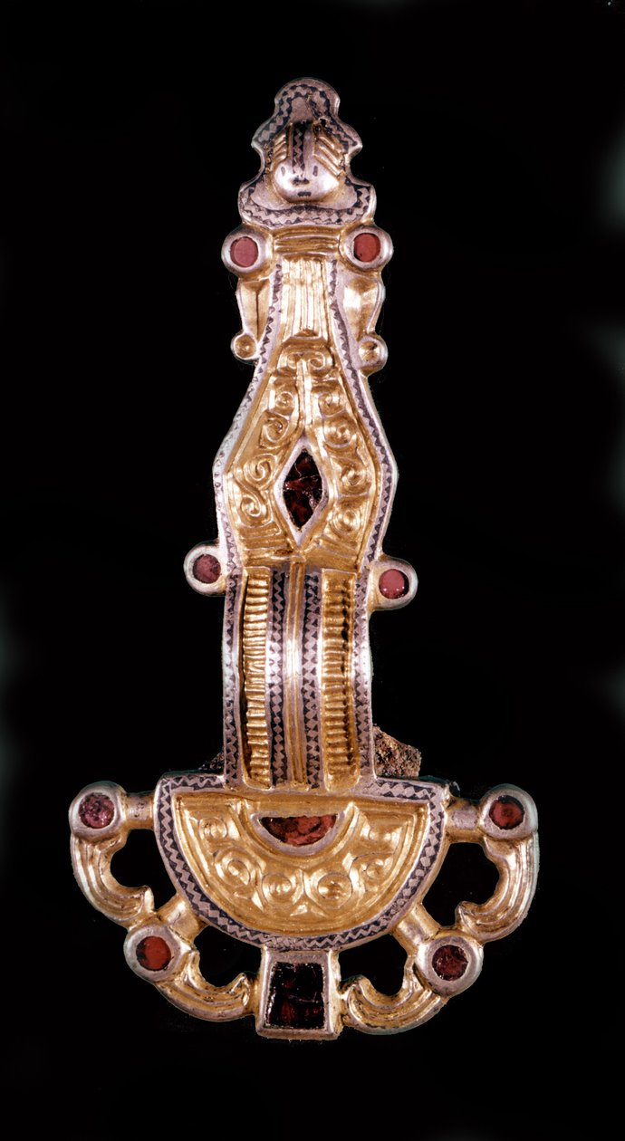 Merovenj fibula. Saint-Germain-en-Laye Müzesi by School Merovingian