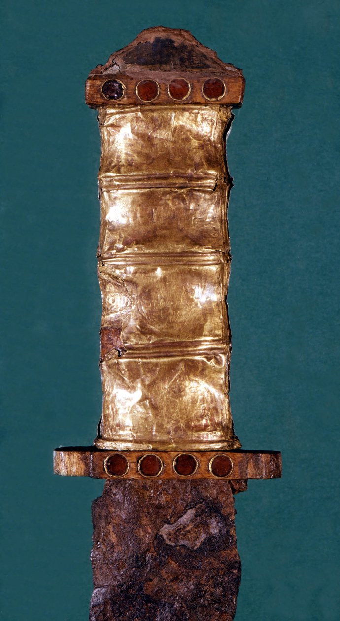 Merovenj kılıç sapı. Saint Germain en Laye. by School Merovingian