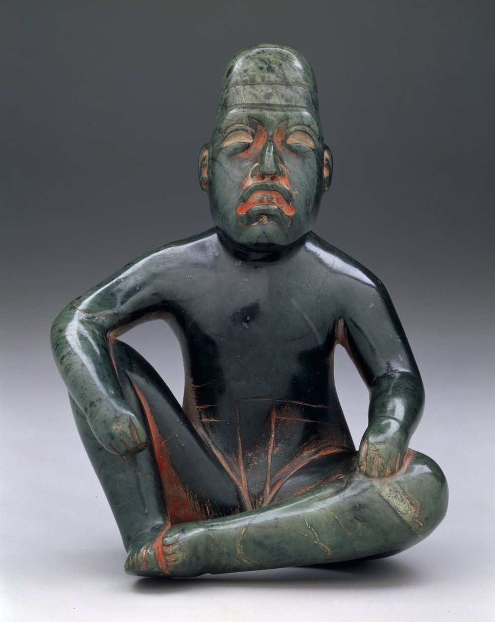 Yükseltilmiş diz ile oturan figür, Highland Olmec, San Martin Texmelucan by School Mexican