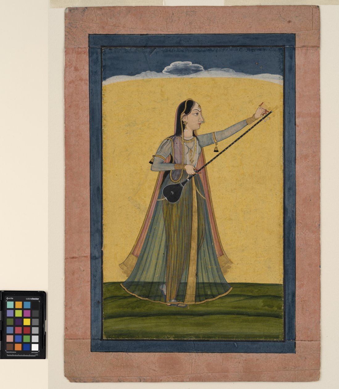 Bir kadın tamburasını akort ediyor, c.1740 (kağıt üzerinde opak sulu boya) by School Pahari