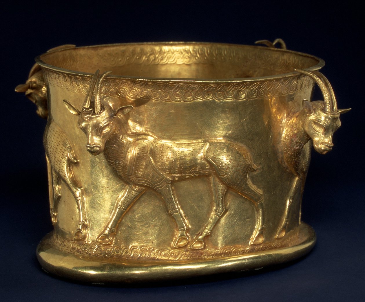 Ceylan frizli kupa, demir Çağı II, MÖ 1. binyıl (altın) by School Persian