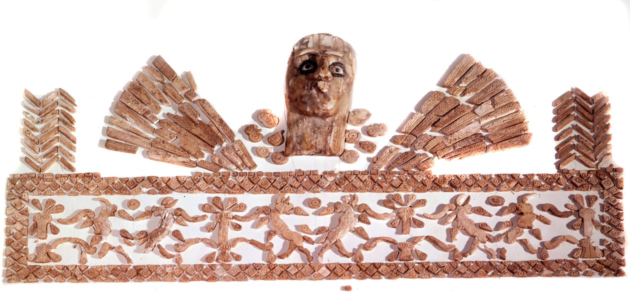 Pers sanatı: fildişi mozaik paneller: bir ağacı çevreleyen sarkan hayvanları maskeleyin. Tchoga-Zanbil sitesinden. 1320 M.Ö. Paris, Louvre Müzesi by School Persian
