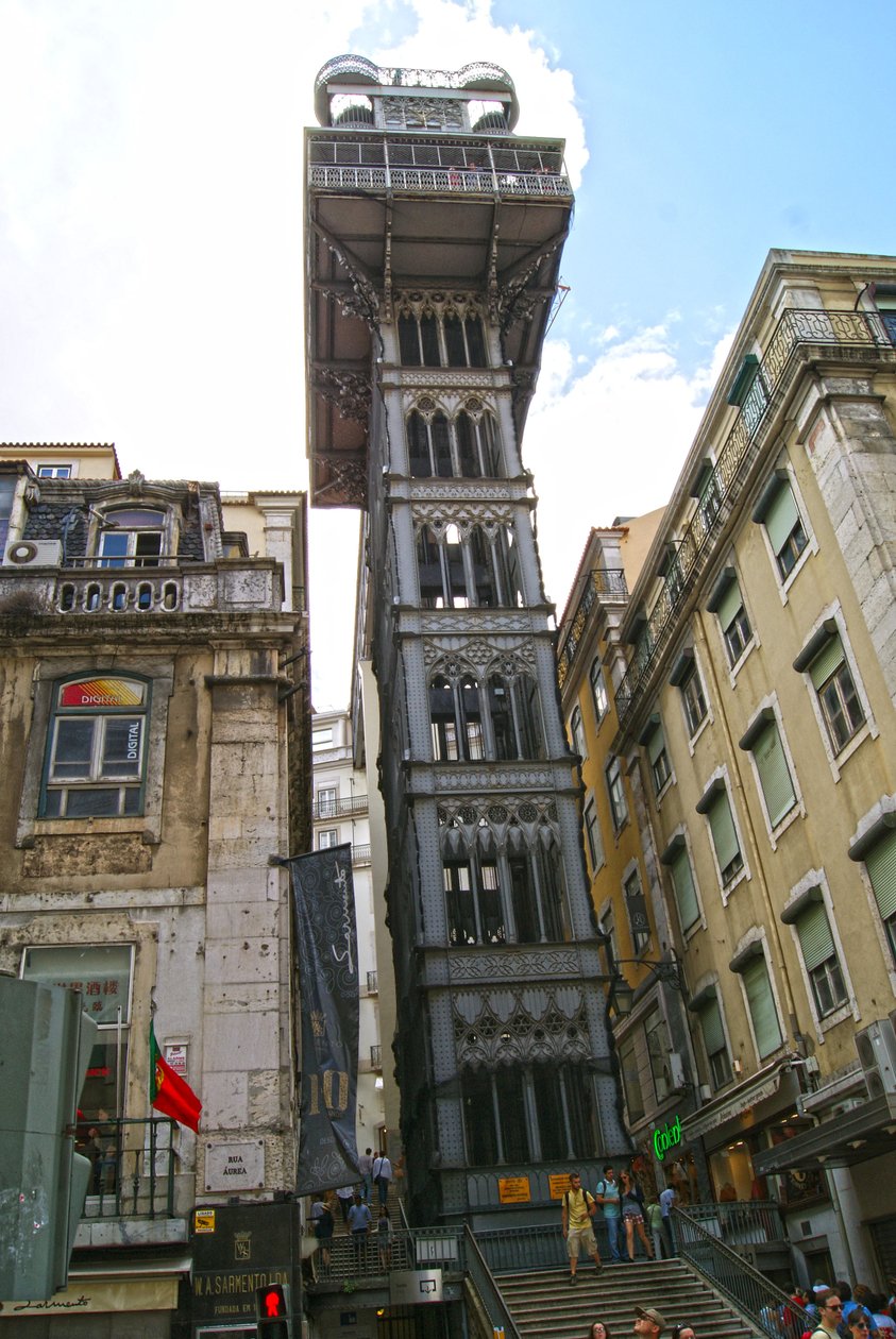 Santa Justa Asansörü, Lizbon, Portekiz (fotoğraf) by School Portuguese