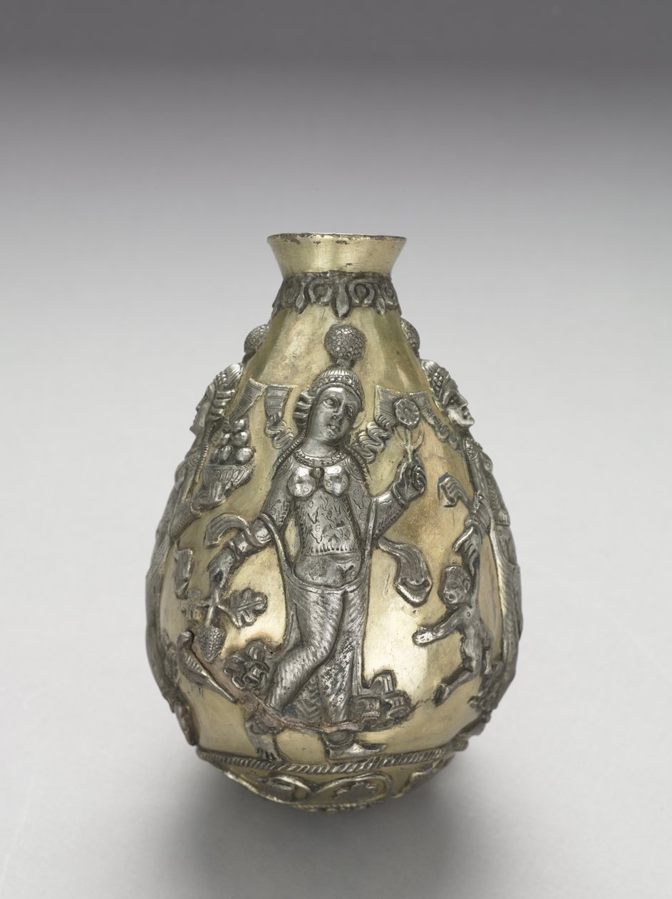 Anahita Damarı, 300-500 (döküm, yükseltilmiş, tekrar tekrar, kovalanmış ve yaldızlı gümüş) by School Sasanian