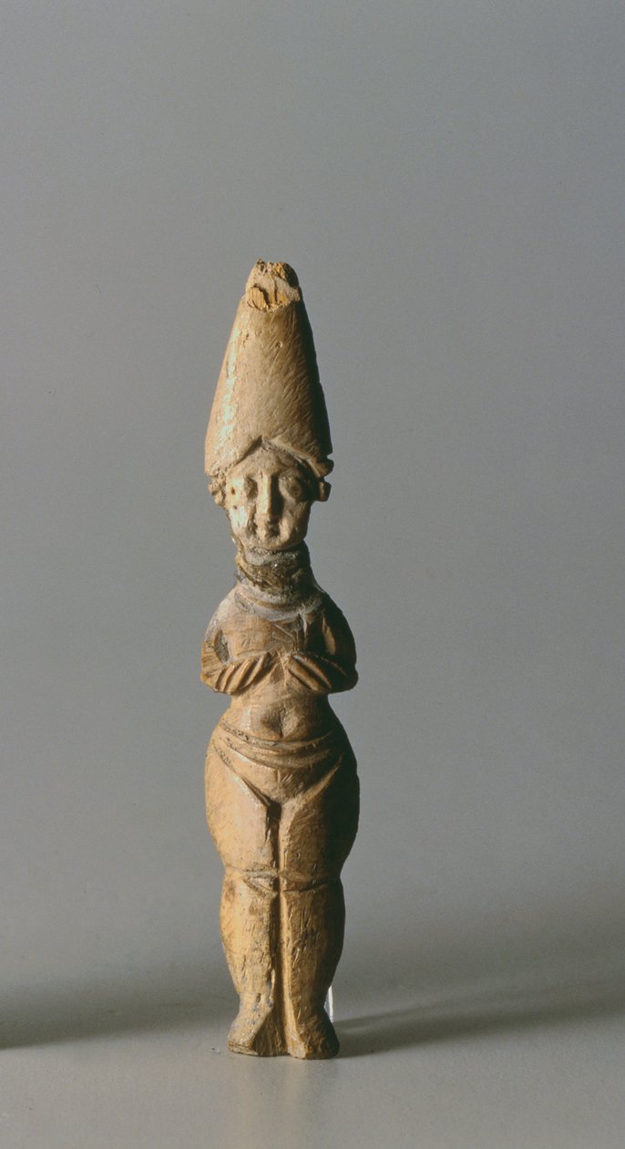 Susa, İran, MS 4-6. yüzyıla ait uzun şapkalı heykelcik (kemik) by School Sasanian