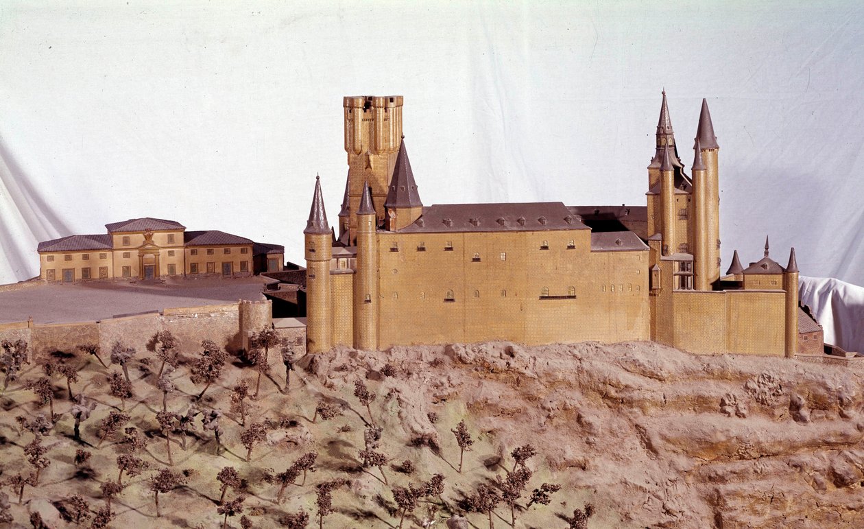 Askeri mimari: Kastilya Kralı VI. Alfonso tarafından yaptırılan Segovia Kraliyet Alcazar